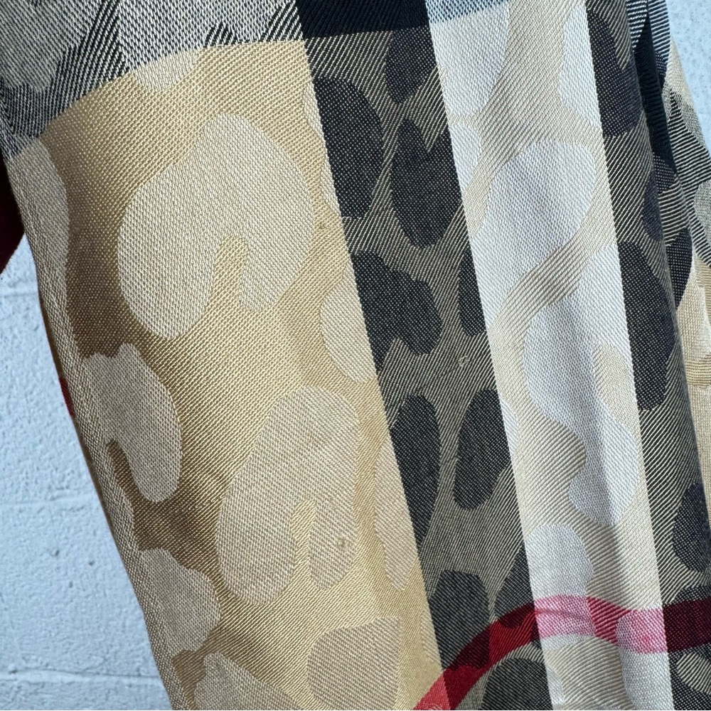 Burberry Cashmere Leopard Check Scarf – Raspberry Sorbet Check – Scotland - Picture 4 of 10